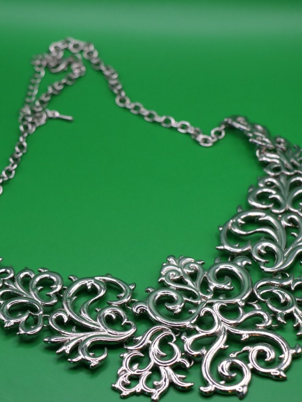 Unbranded Filigree Bib Statement Necklace 20" w/ 4" Extender - Picture 3 of 6